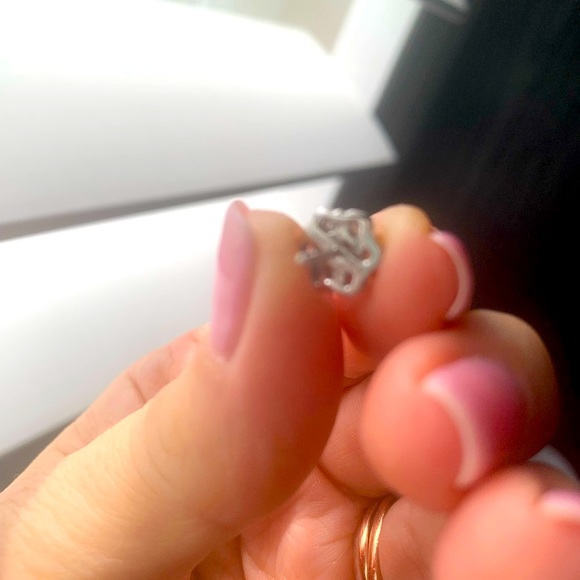 Genuine Custer Diamond earrings set in 10K white gold - Picture 10 of 13